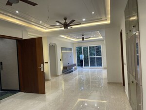 Room in 3 BHK Builder Floor at Sector 57 – for Sale