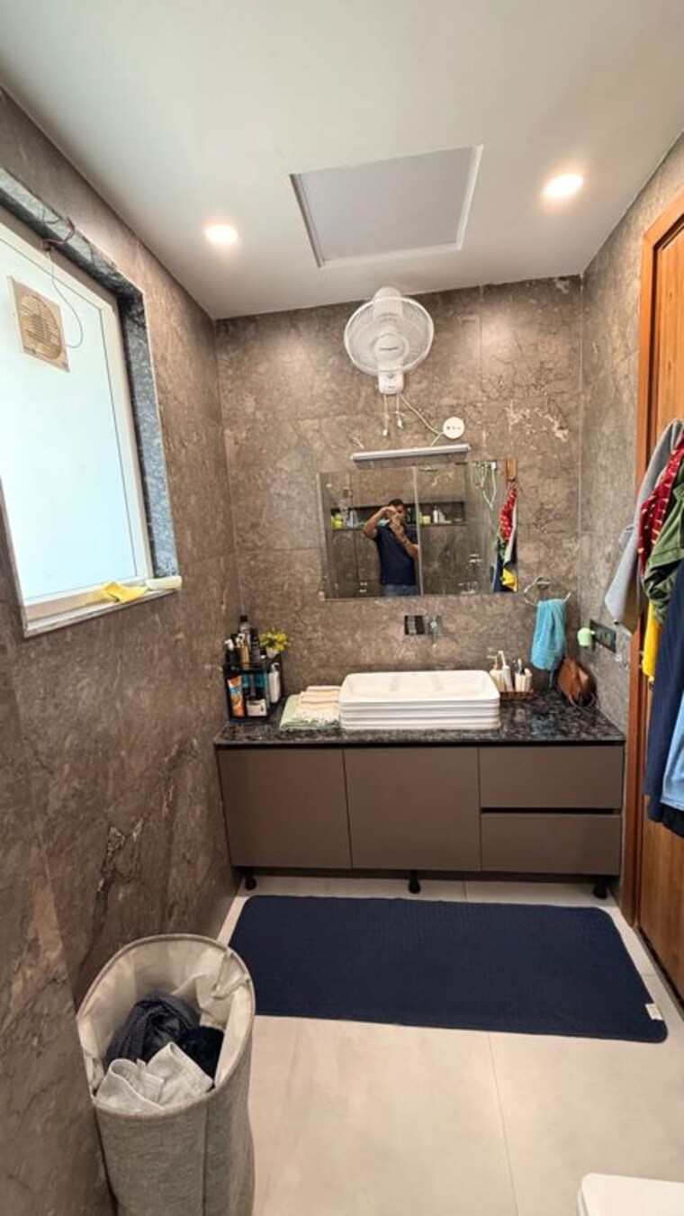 Bathroom, sector 22 4 Bedroom 2700 Sq.Ft. Builder Floor In Sector 22 Gurgaon 10478220