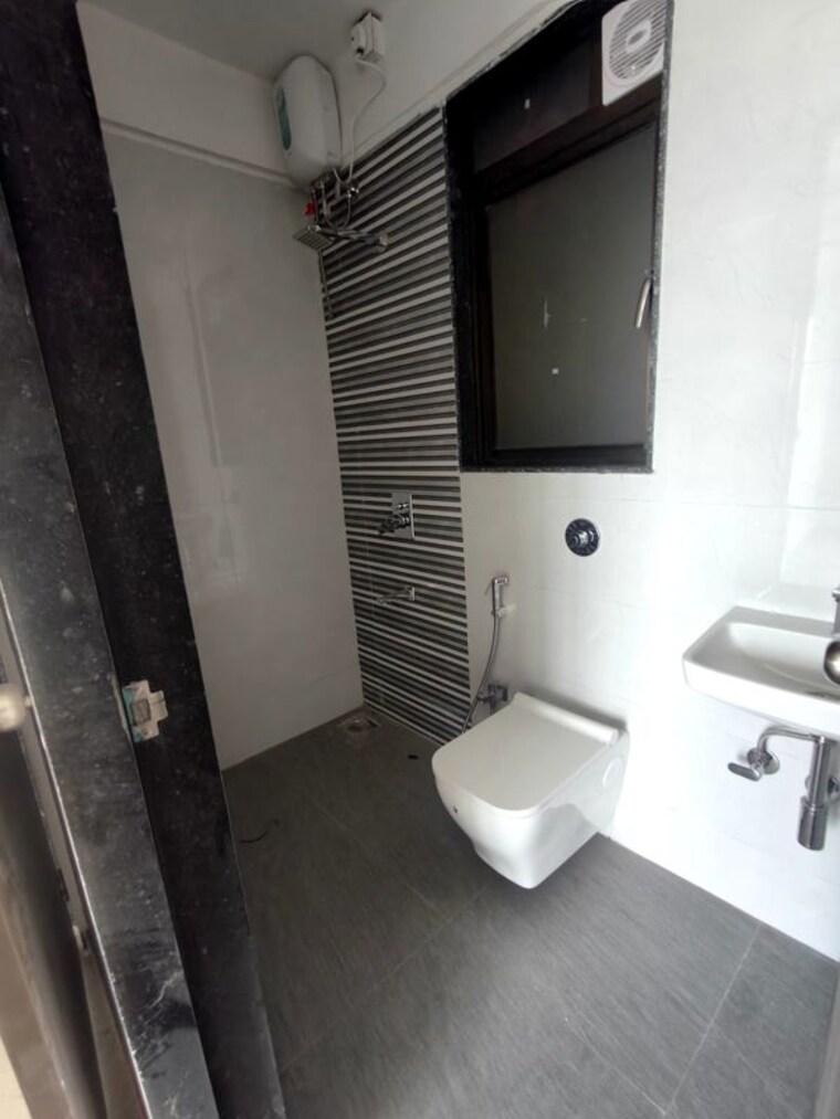 Bathroom, neminath-nemi-bhavan 2 Bedroom 675 Sq.Ft. Apartment In Goregaon West Mumbai 10478266