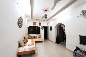 Living Room in 2.5 BHK Apartment at Ellisbridge – for Sale