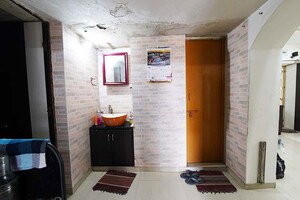 Bathroom in 2.5 BHK Apartment at Ellisbridge – for Sale