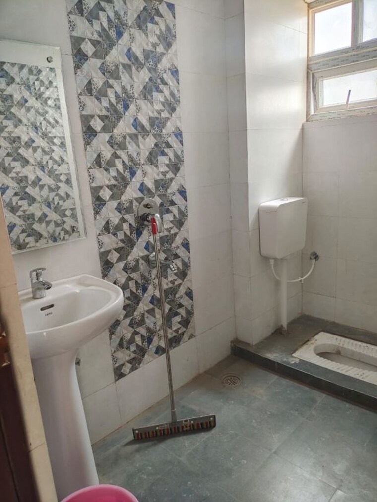 Bathroom, arsha-sumangalam-vrindavan-yojana 2 Bedroom 1100 Sq.Ft. Apartment In Vrindavan Yojna Lucknow 10478283