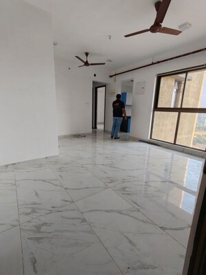 Room in 2 BHK Apartment at Raymond Ten X Habitat, Pokhran Road No Two – for Rent