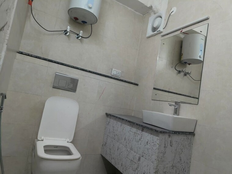 Bathroom, sector 22 Pg For Boys & Girls In Sector 22 10478305