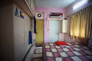 Bedroom in 2 BHK Apartment at Ellisbridge – for Sale