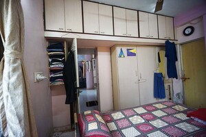 Bedroom in 2 BHK Apartment at Ellisbridge – for Sale