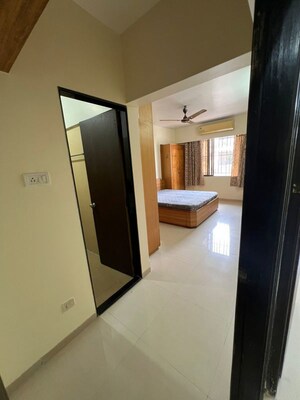 Room in 3 BHK Apartment at Starwing Katyayni Residency, Andheri East – for Rent