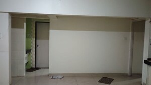 Room in 3.5 BHK Apartment at Aakash Ganga Apartment, Pimple Saudagar – for Rent