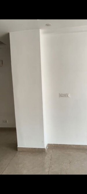 Furnished Amenities in 3 BHK Apartment at Roseate Homes, Ghazipur – for Sale