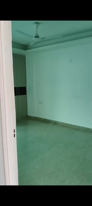 Room in 3 BHK Apartment at Roseate Homes, Ghazipur – for Sale