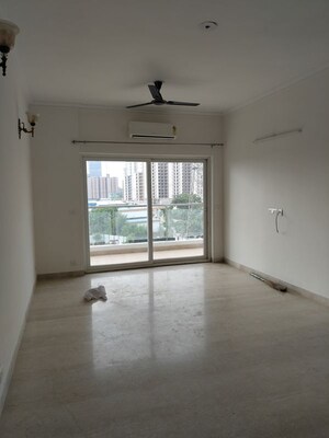 Room in 3 BHK Apartment at Shree Vardhman Victoria, Sector 70 – for Rent