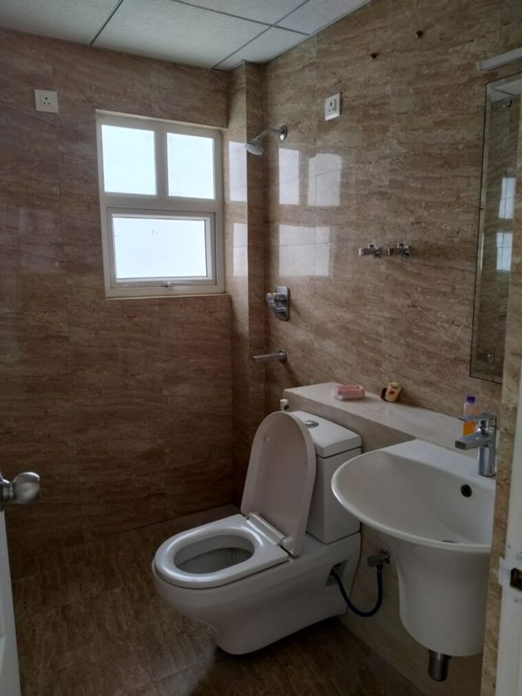 Bathroom, shree-vardhman-victoria 3 Bedroom 1950 Sq.Ft. Apartment In Sector 70 Gurgaon 10478357