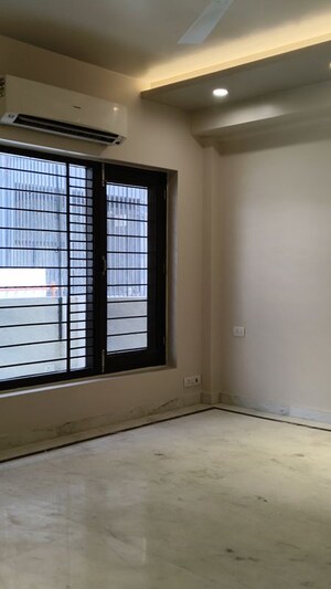4 BHK Builder Floor For Rent in Sector 27