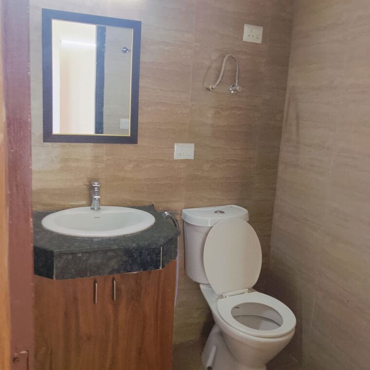 Bathroom, sector 82 3 Bedroom 1700 Sq.Ft. Apartment In Sector 82 Noida 10478359