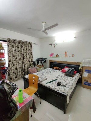 Bedroom in 2 BHK Apartment at Woodland Apartments, Kothrud – for Rent