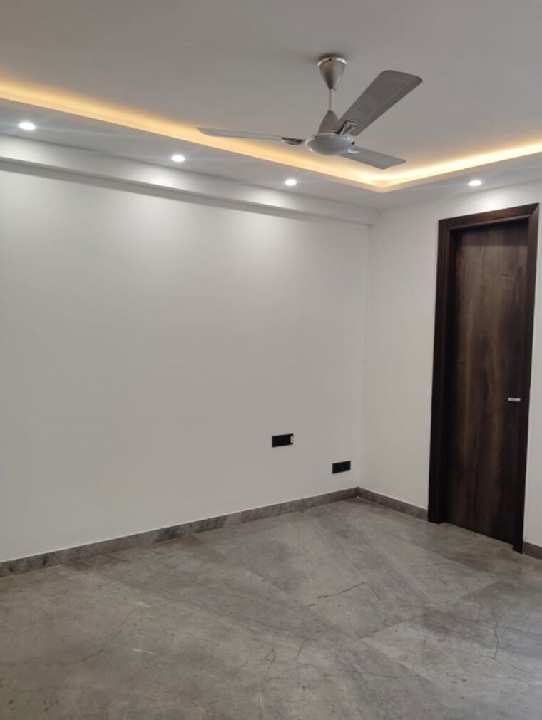 Room, defence colony 3 Bedroom 2200 Sq.Ft. Builder Floor In Defence Colony Delhi 10478419
