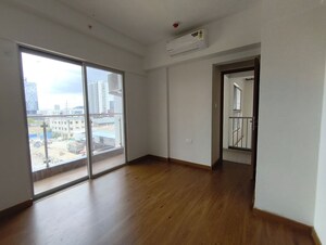 Room in 2 BHK Apartment at Gera Planet Of Joy, Kharadi – for Rent