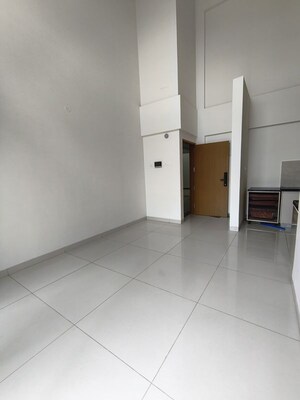 Room in 2 BHK Apartment at Gera Planet Of Joy, Kharadi – for Rent