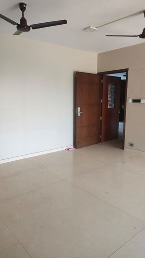 Room in 3 BHK Apartment at RNA Continental, Chembur – for Rent