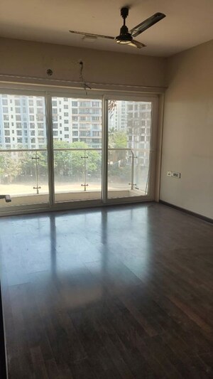 Room in 3 BHK Apartment at RNA Continental, Chembur – for Rent
