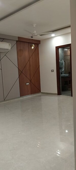 Furnished Amenities in 4 BHK Builder Floor at Sector 85 – for Sale