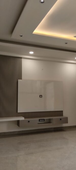 Furnished Amenities in 4 BHK Builder Floor at Sector 85 – for Sale