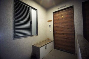 Room in 3 BHK Apartment at Ellisbridge – for Sale