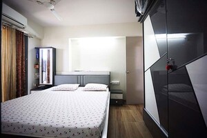 Bedroom in 3 BHK Apartment at Ellisbridge – for Sale