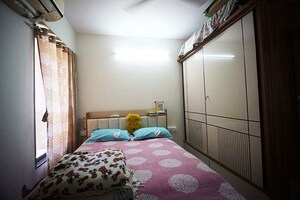 Bedroom in 3 BHK Apartment at Ellisbridge – for Sale