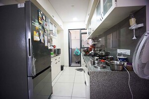 Team Area in 3 BHK Apartment at Ellisbridge – for Sale