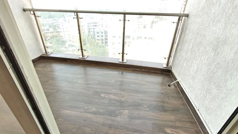 Balcony, raheja-heights-phase-2 2 Bedroom 850 Sq.Ft. Apartment In Goregaon East Mumbai 10478406