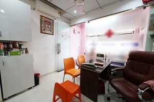 Team Area in  Shop at Ellisbridge – for Sale