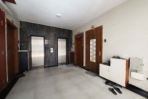 Room in 2 BHK Apartment at Ellisbridge – for Sale