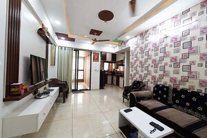 Team Area in 2 BHK Apartment at Ellisbridge – for Sale