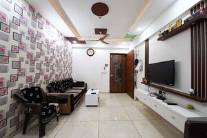 Team Area in 2 BHK Apartment at Ellisbridge – for Sale