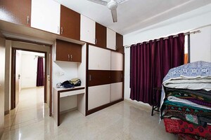 Room in 2 BHK Apartment at Ellisbridge – for Sale