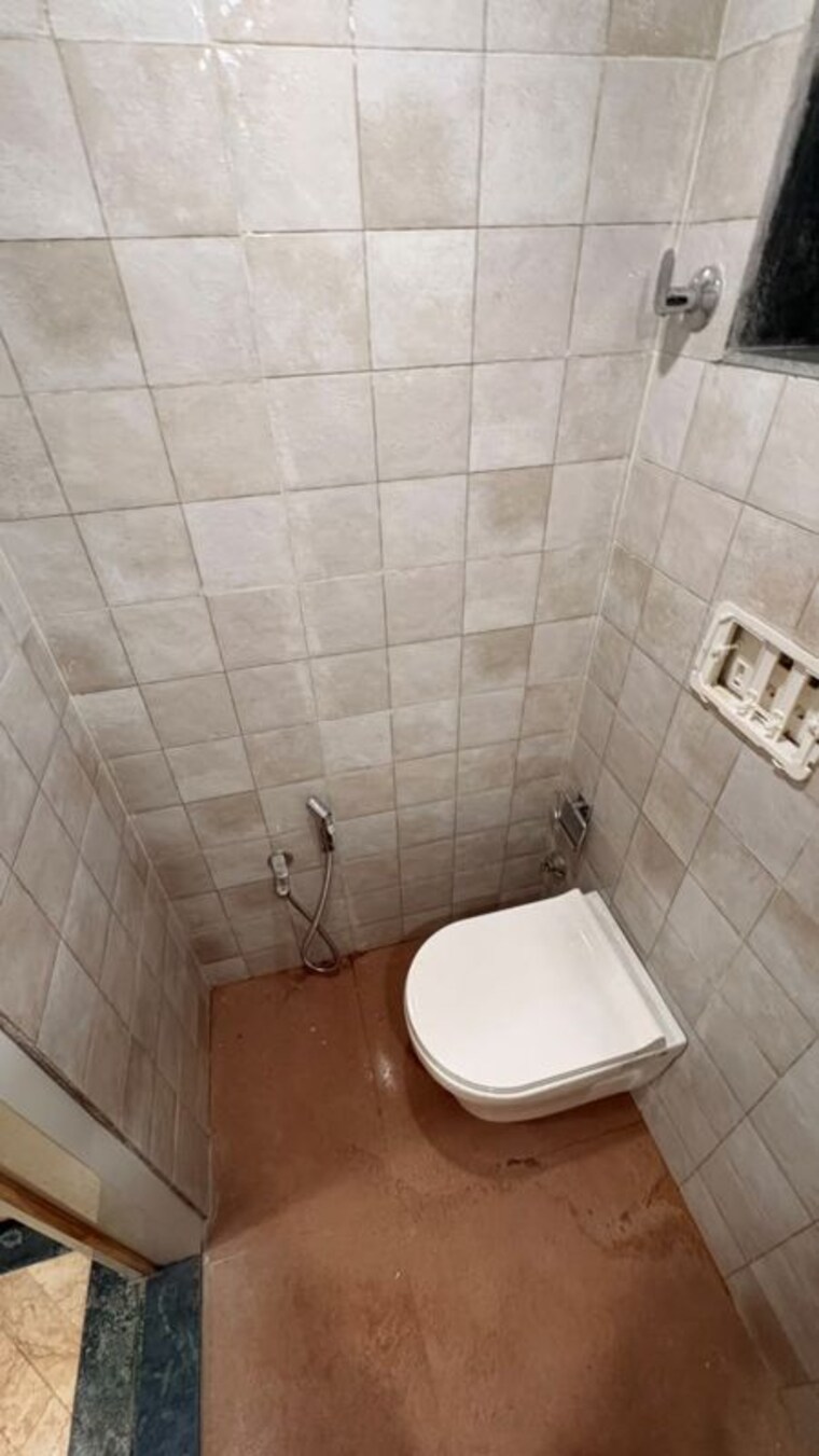 Bathroom, churchgate-mansion 2 Bedroom 960 Sq.Ft. Apartment In Churchgate Mumbai 10478494