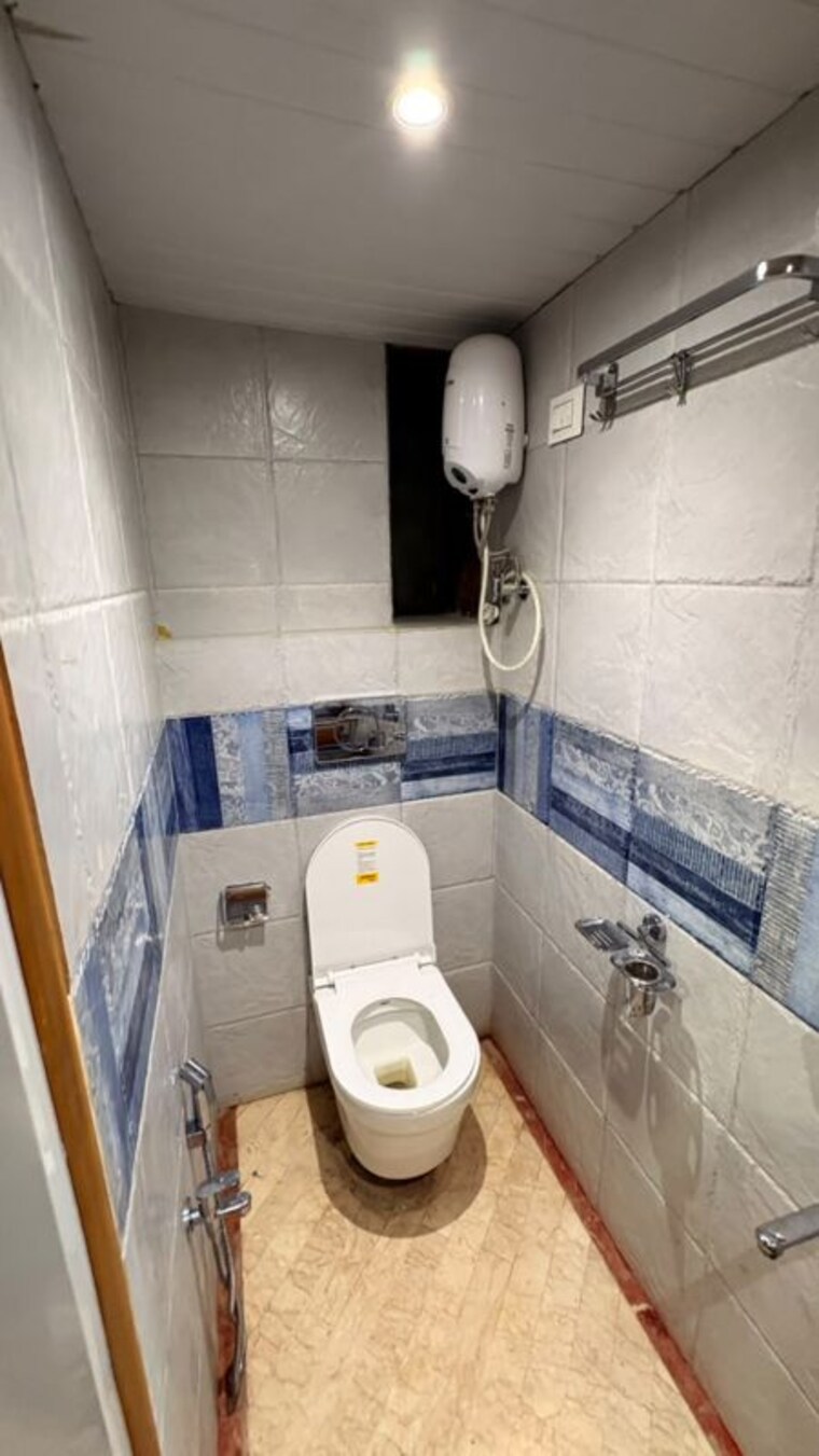 Bathroom, churchgate-mansion 2 Bedroom 960 Sq.Ft. Apartment In Churchgate Mumbai 10478494