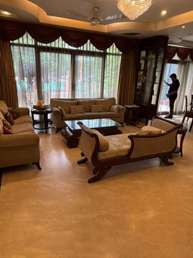 Living Room, safdarjung development area 2 Bedroom 200 Sq.Yd. Builder Floor In Safdarjung Development Area Delhi 10478493