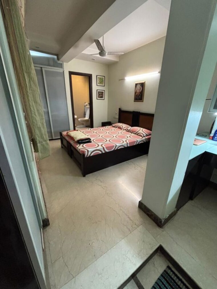 Bedroom, safdarjung development area 2 Bedroom 200 Sq.Yd. Builder Floor In Safdarjung Development Area Delhi 10478493