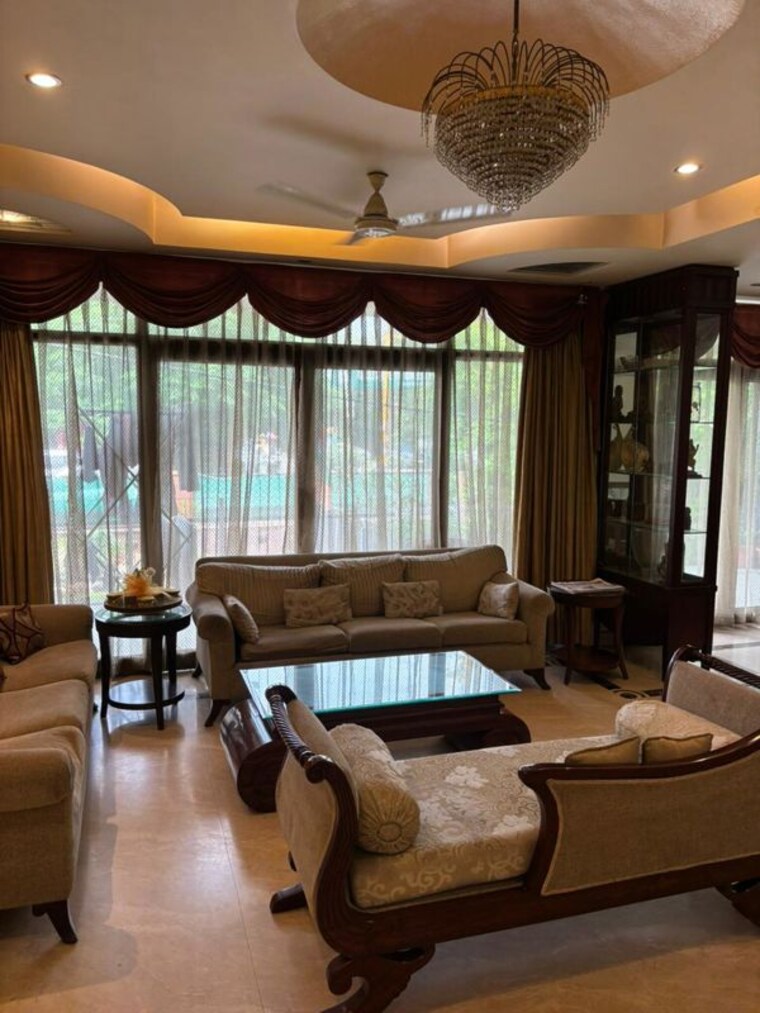 Living Room, safdarjung development area 2 Bedroom 200 Sq.Yd. Builder Floor In Safdarjung Development Area Delhi 10478493