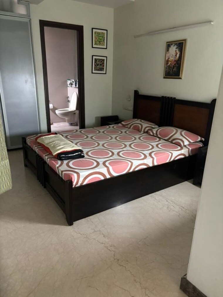 Bedroom, safdarjung development area 2 Bedroom 200 Sq.Yd. Builder Floor In Safdarjung Development Area Delhi 10478493