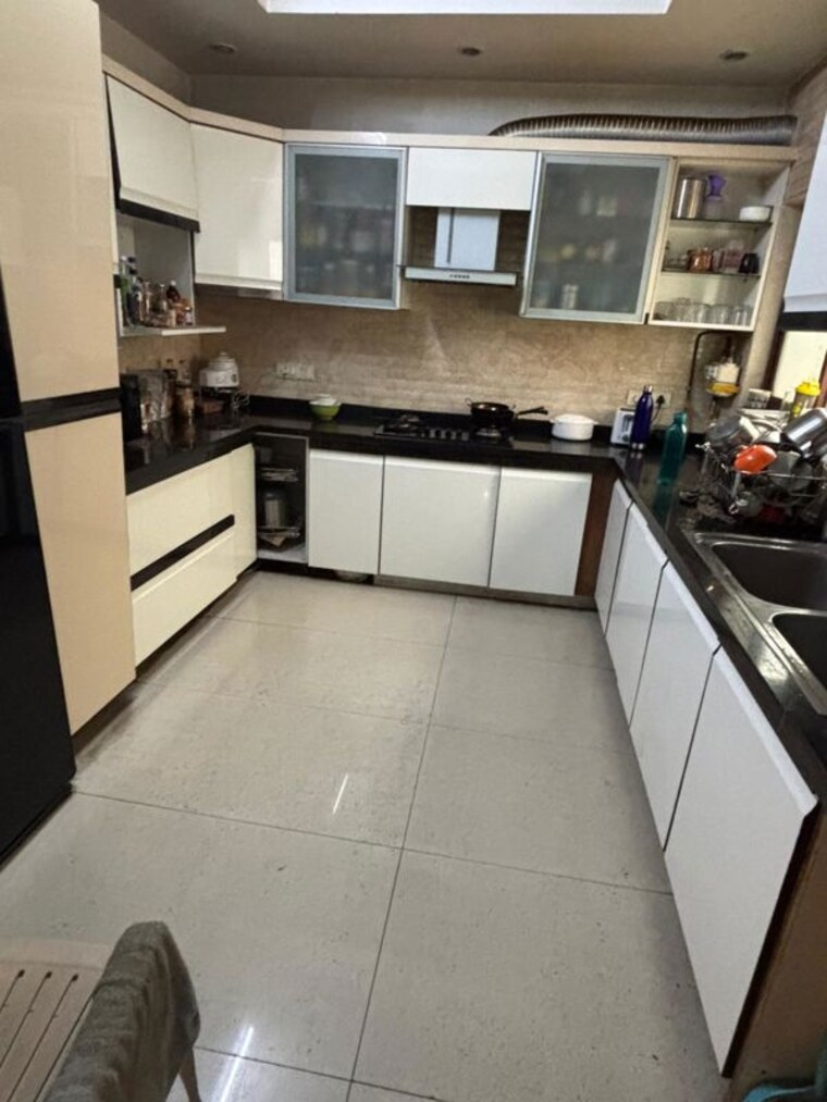 Kitchen, safdarjung development area 2 Bedroom 200 Sq.Yd. Builder Floor In Safdarjung Development Area Delhi 10478493