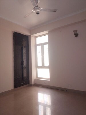 Room in 3 BHK Apartment at Supertech Eco Village II, Sector 16b Greater Noida – for Rent