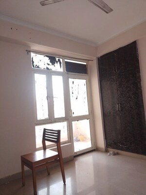 Room in 3 BHK Apartment at Supertech Eco Village II, Sector 16b Greater Noida – for Rent