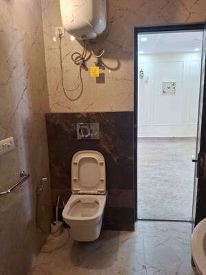Bathroom in 3 BHK Apartment at Parsvnath Green Ville, Sector 48 – for Rent