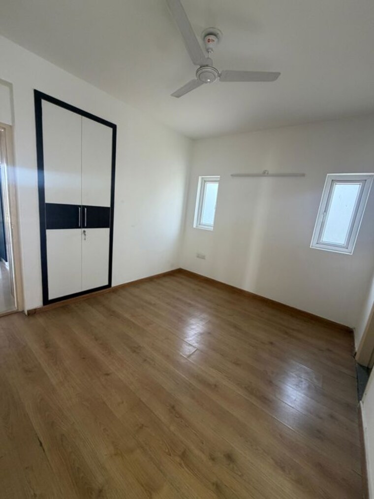 Room, emaar-gurgaon-greens 3 Bedroom 1650 Sq.Ft. Apartment In Sector 102 Gurgaon 10478506