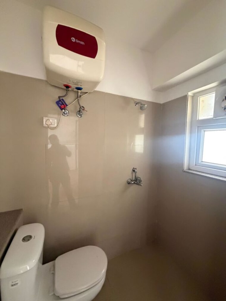 Bathroom, emaar-gurgaon-greens 3 Bedroom 1650 Sq.Ft. Apartment In Sector 102 Gurgaon 10478506