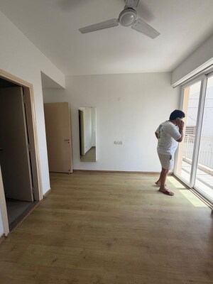 Room in 3 BHK Apartment at Emaar Gurgaon Greens, Sector 102 – for Rent