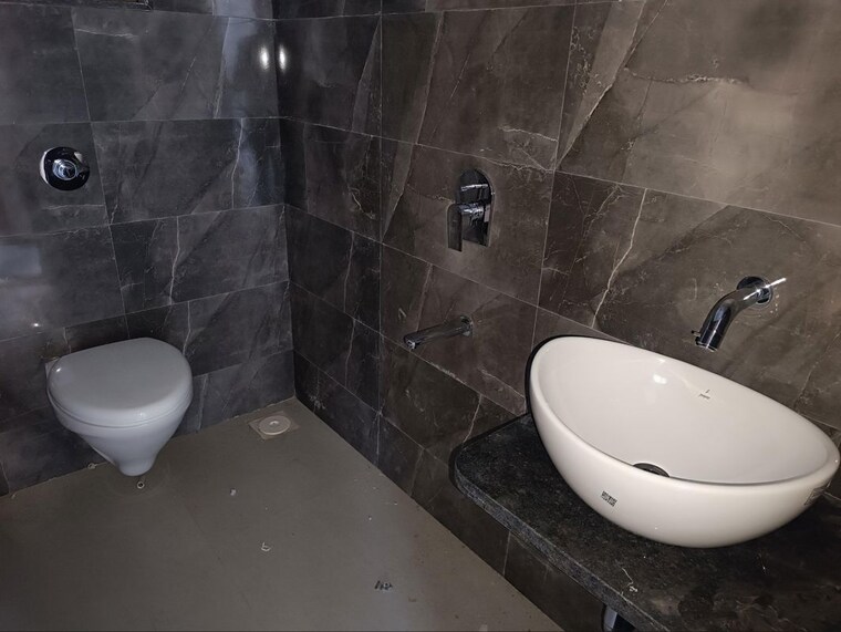 Bathroom, choice-que-914 2 Bedroom 970 Sq.Ft. Apartment In Keshav Nagar Pune 10478513